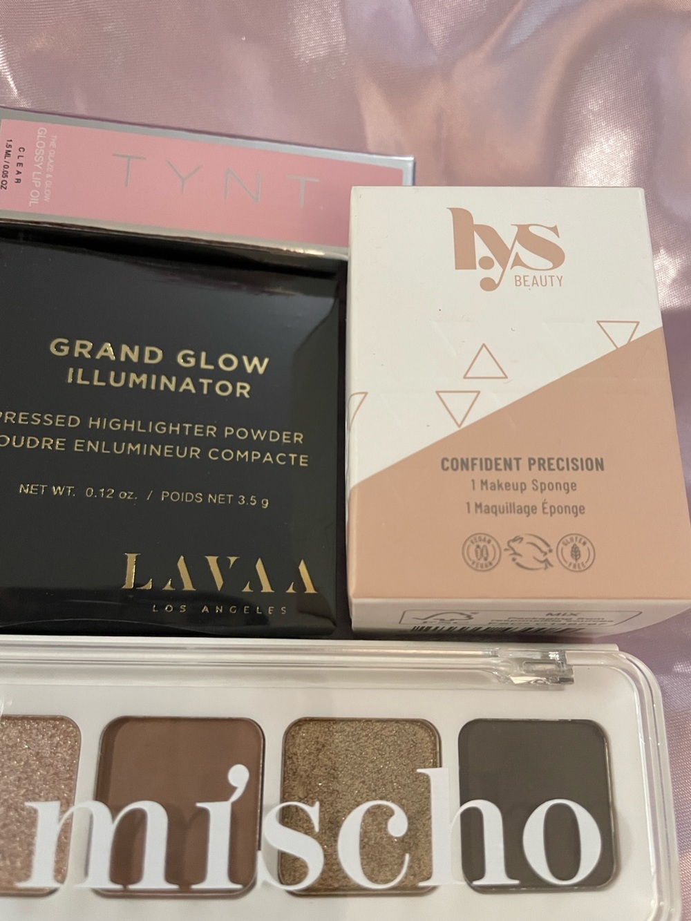 Mini Makeup Bundle - Picture 3 of 3